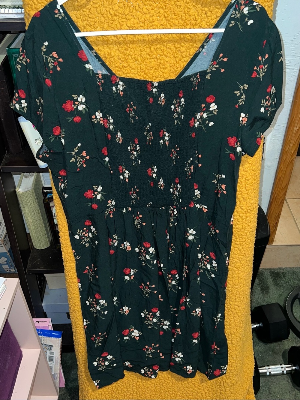 Old Navy Dark Green Floral V-Neck Midi Dress - Picture 3 of 5
